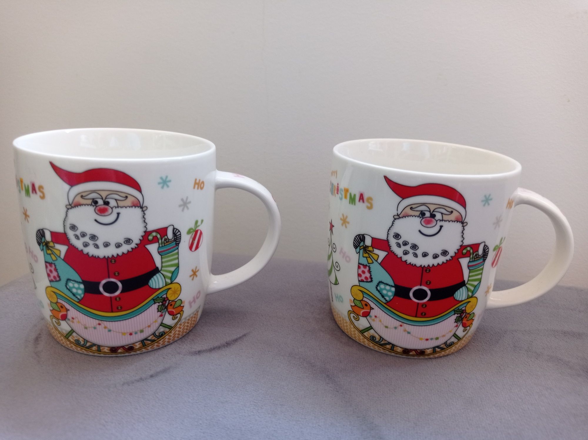 2 canecas de Natal