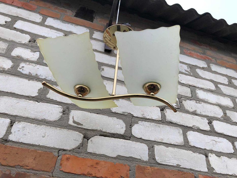 Люстра на стелю.