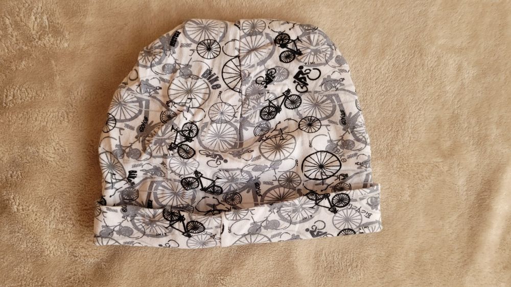 Cienka czapka chłopięca w rowery bawełna 40cm do 48cm, wysokość 16cm