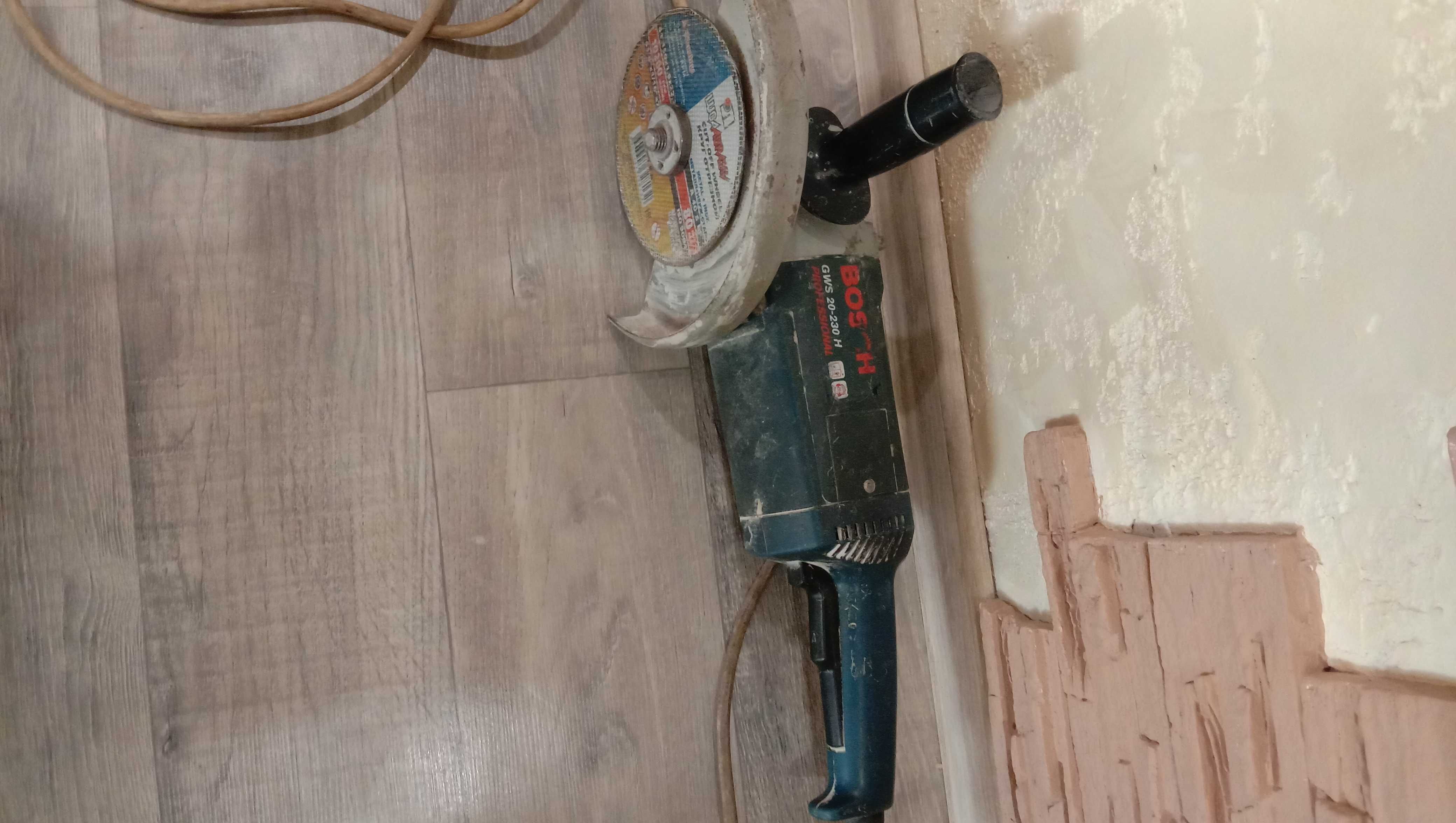Продам профессиональную болгарку BOSCH 230