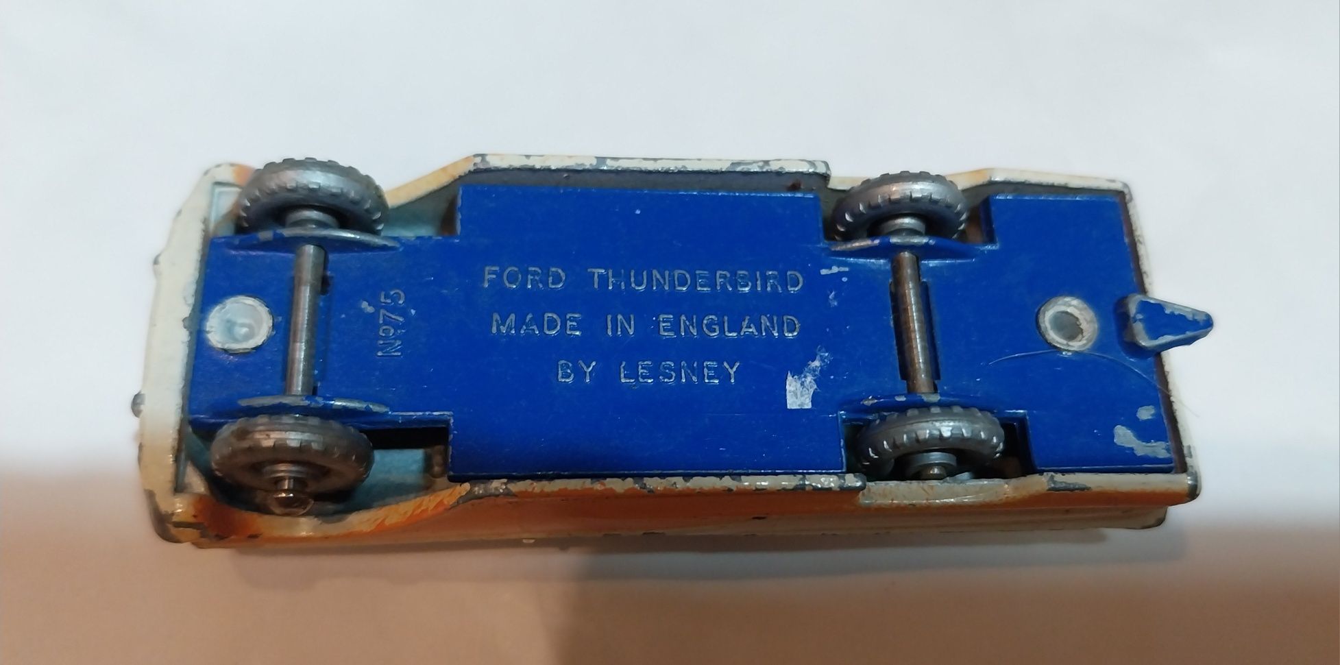 Miniatura antiga Lesney Ford Thunderbird