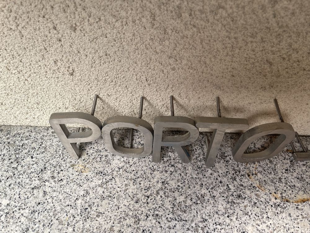 Vendo letras em inox ou aco escovado