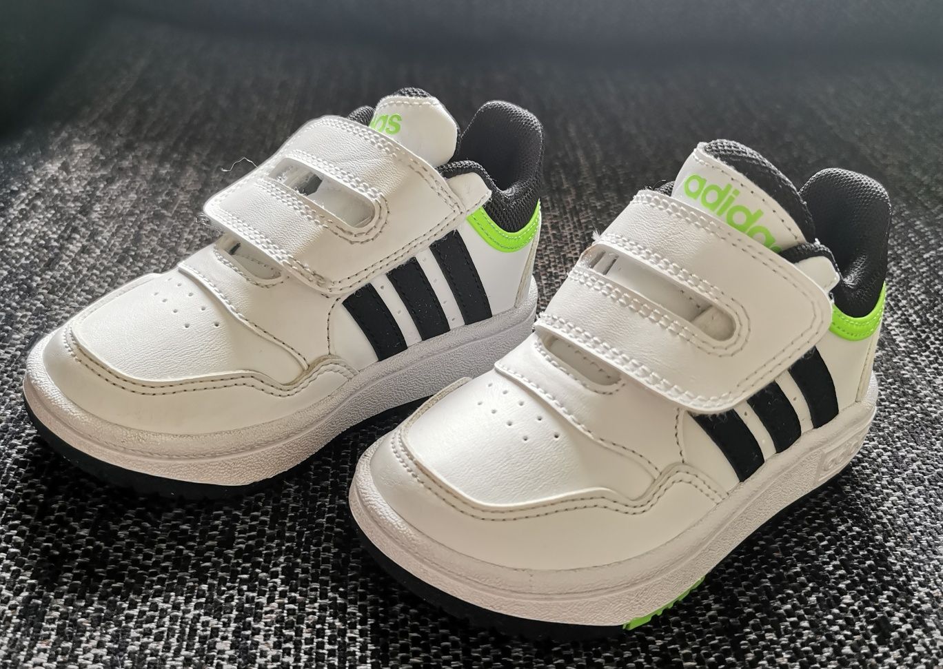 Buty Adidas, roz 22