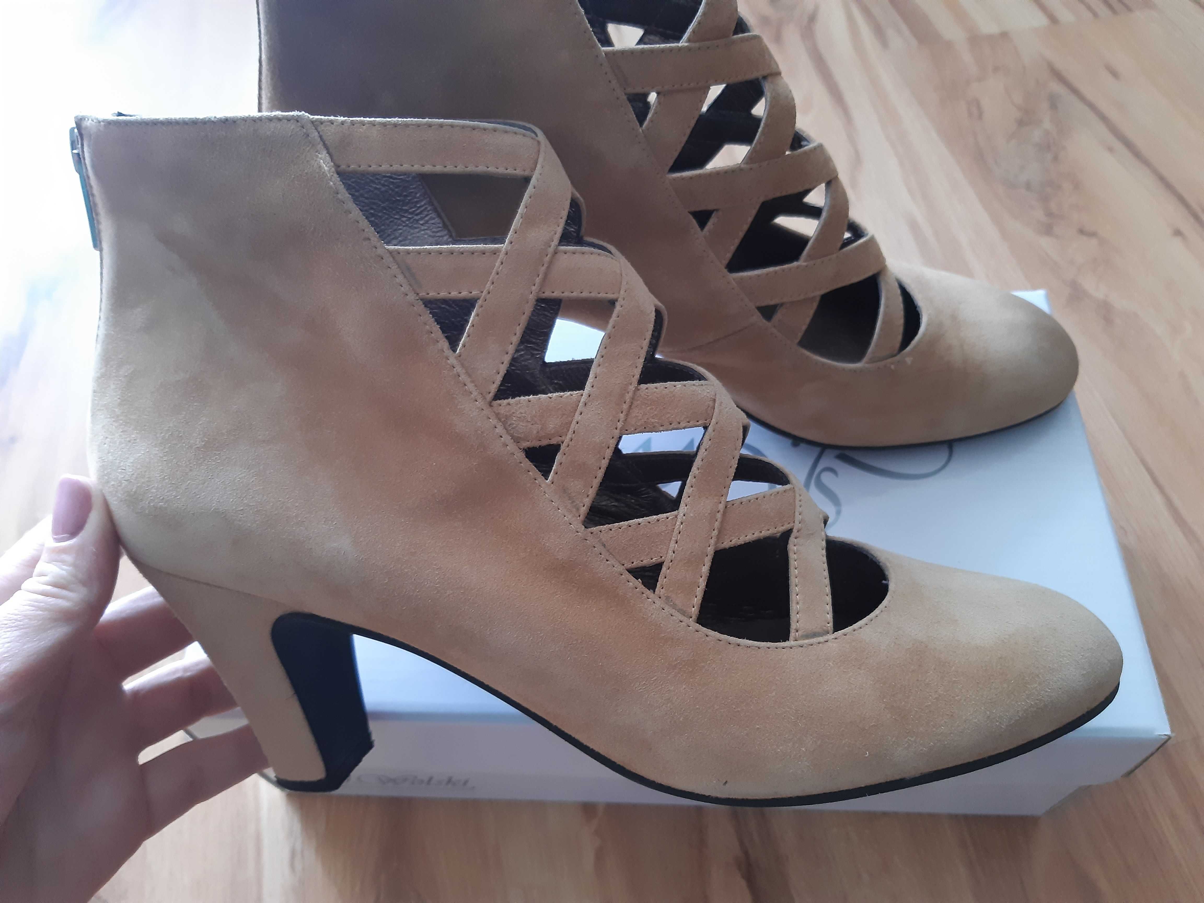 Buty zamszowe Nina 2000