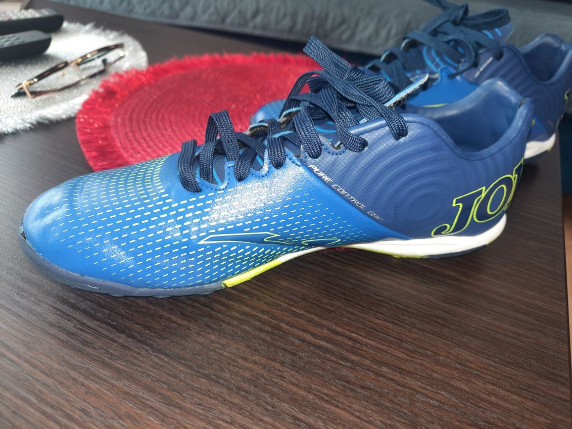 Buty korki firmy joma