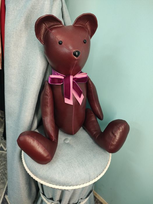 Ведмедик ручної роботи.