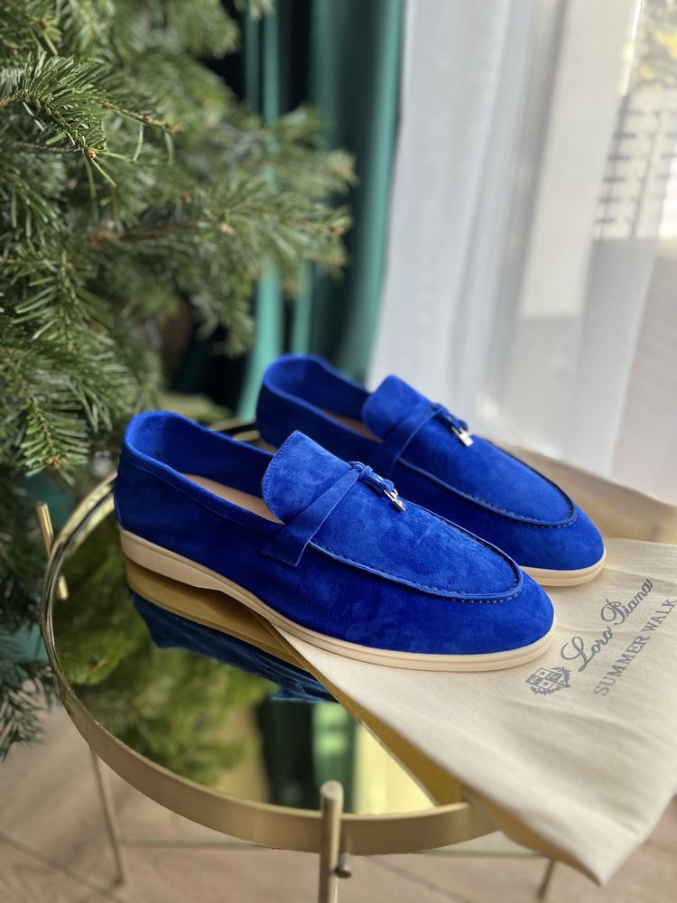 Loro Piana Summer Walk (35-46)