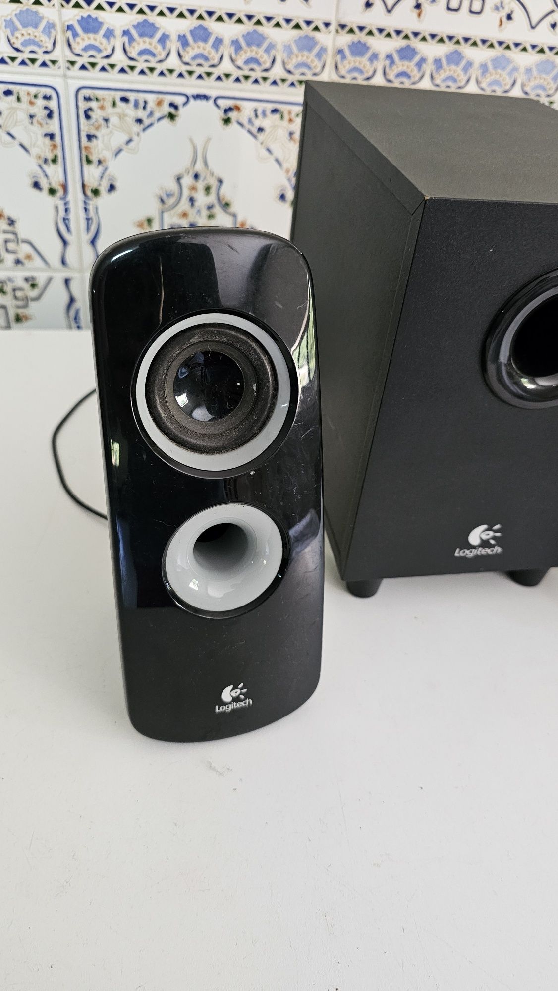 Colunas de mesa Logitech Z323 60W  som 360°