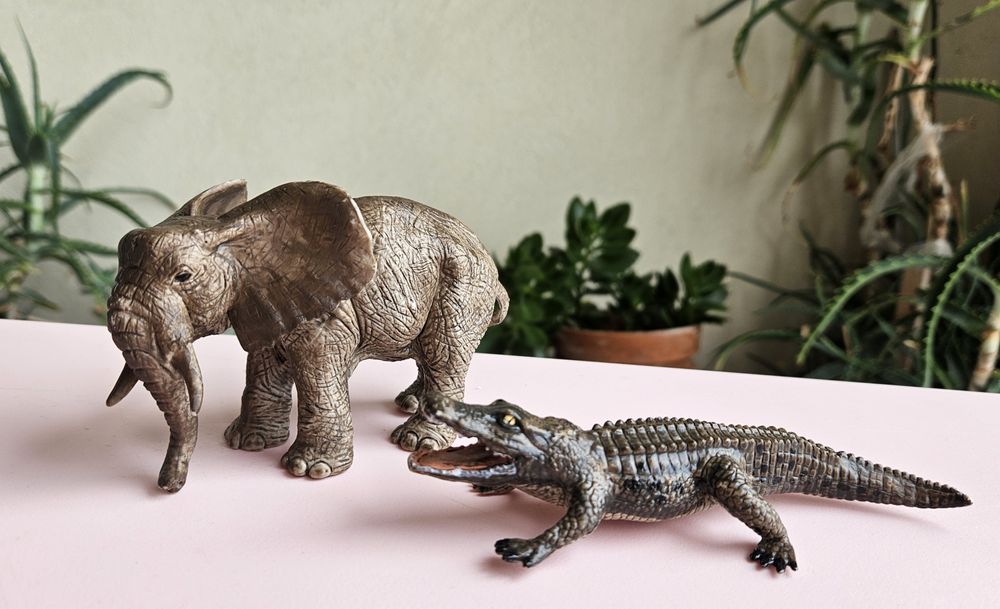 Колекційні фігурки, різних відомих фірм.