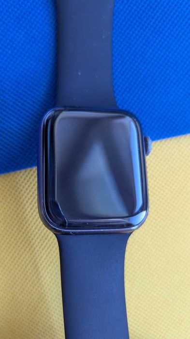 Доступні все працює Apple Watch 5 44 Все працює АКБ 84% уцінка подряпи