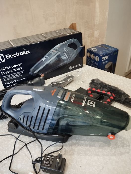 Ручний пилосос Electrolux Rapido