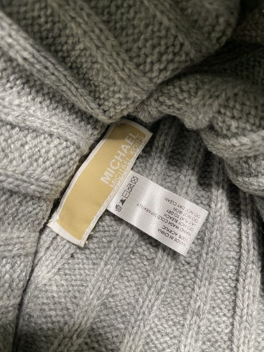 Нова шапка Michael Kors