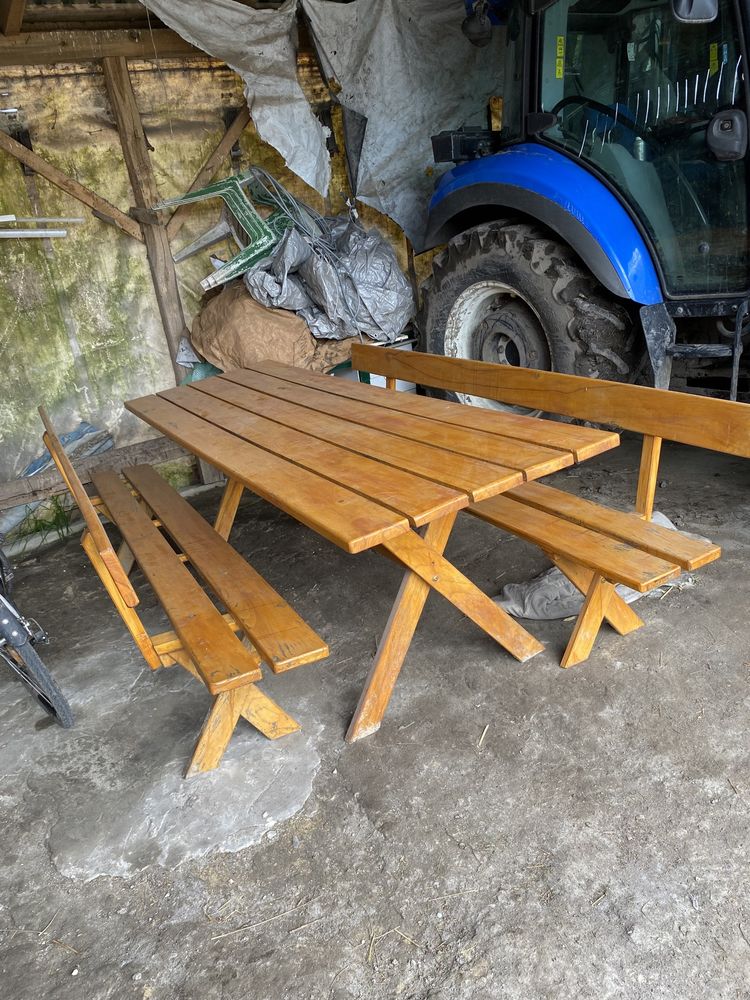 Stół ogrodowy i ławy