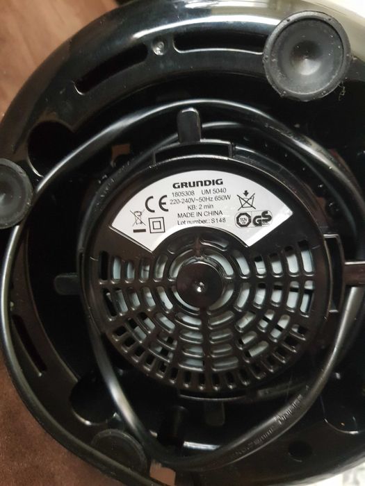 Wielofunkcyjny robot kuchenny malakser Grundig UM 5040