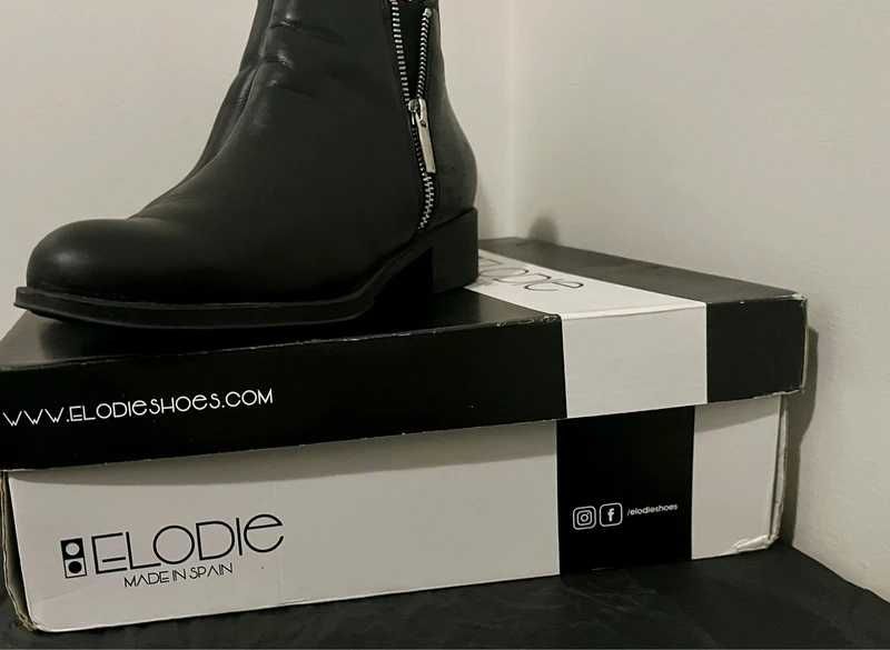 Bota em pele com tacão de 30mm