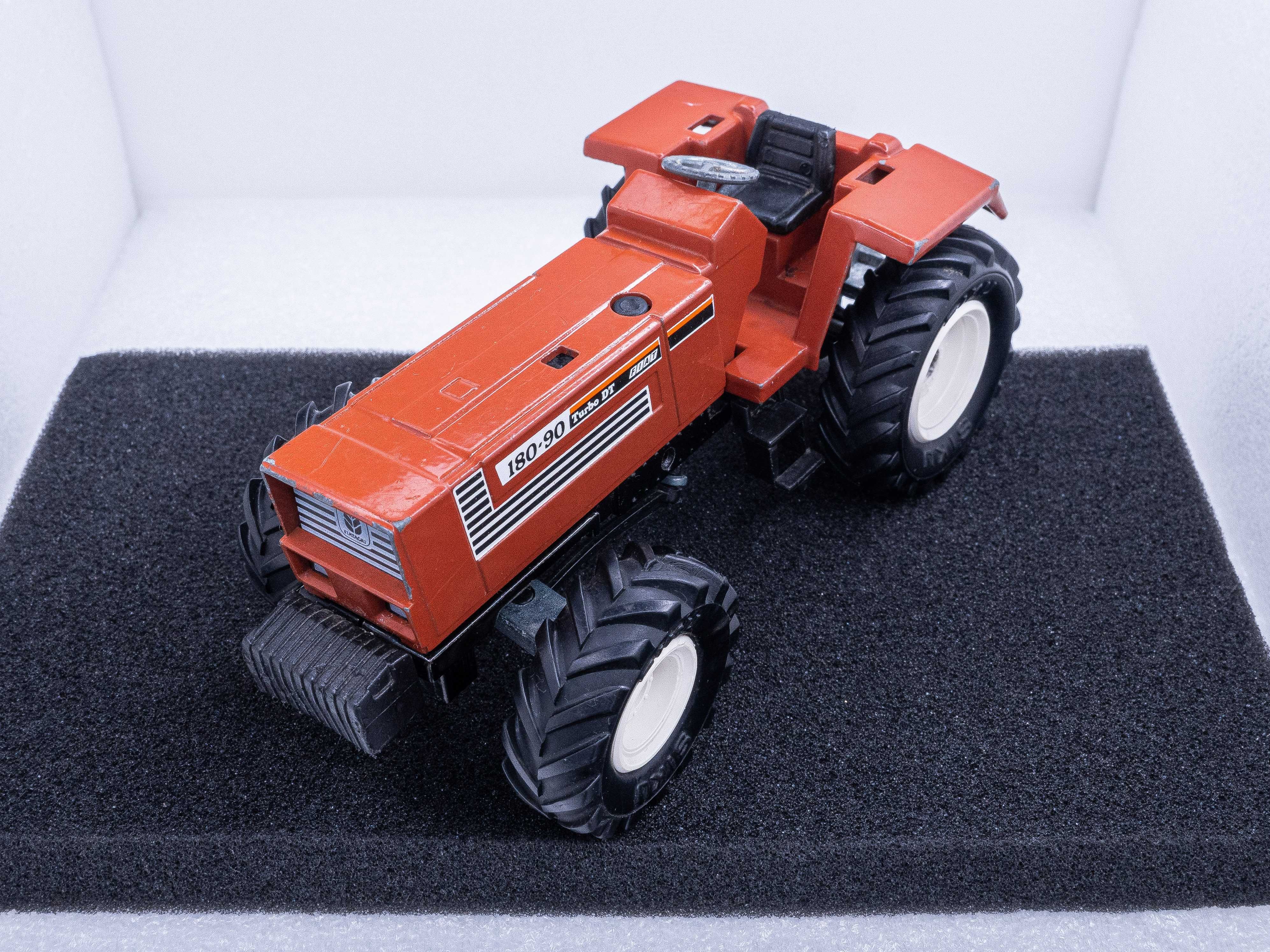 Model w skali 1:32 SIKU 2861 Fiatagri FIAT 180-90 DT Turbo z roku 1990