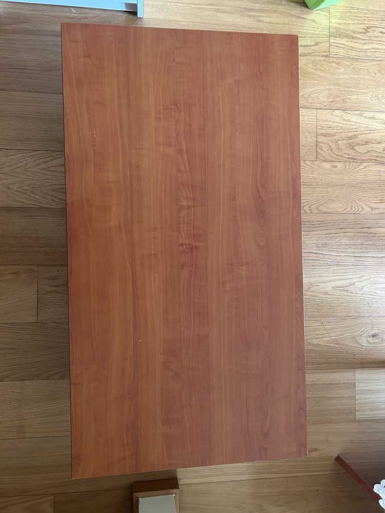 Mesa de apoio com vidro