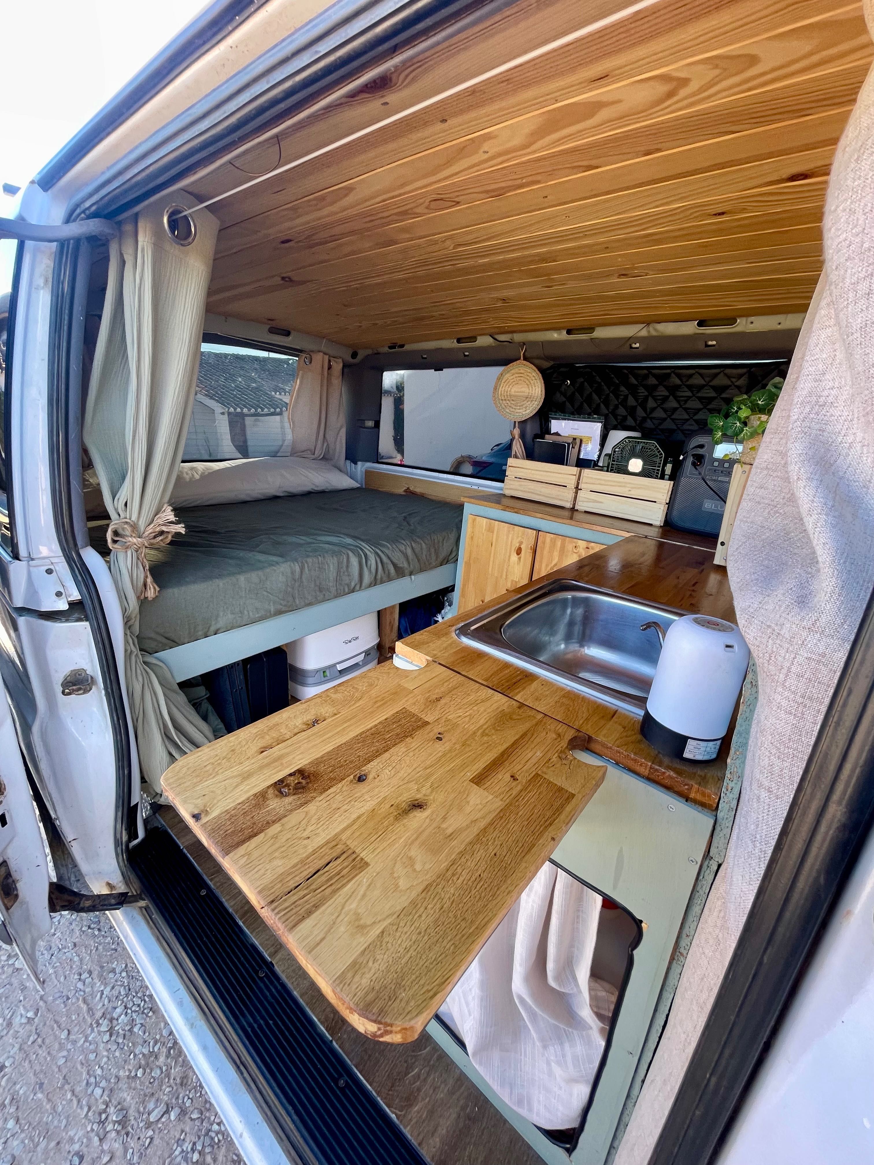 Mercedes Vito Campervan – pronta para viajar
