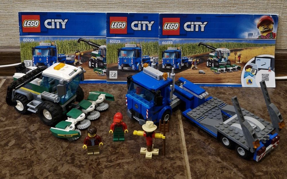 Конструктор LEGO City Кормозбиральний комбайн (60223)