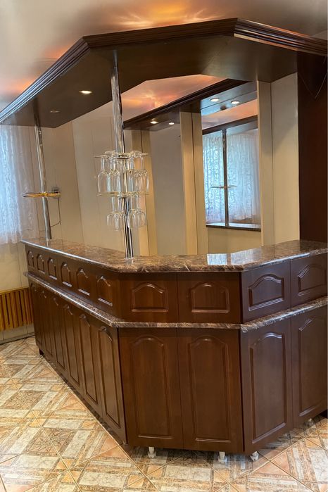 Bar domowy – elegancki mebel, stan bardzo dobry