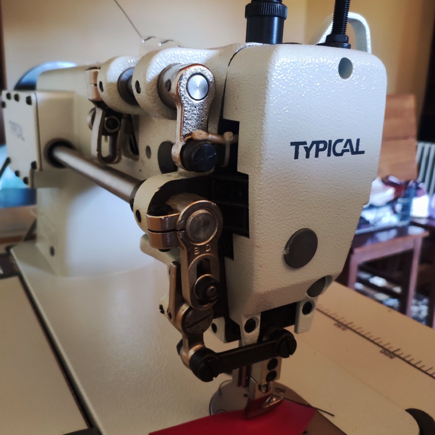 Швейна машинка typical gc0303