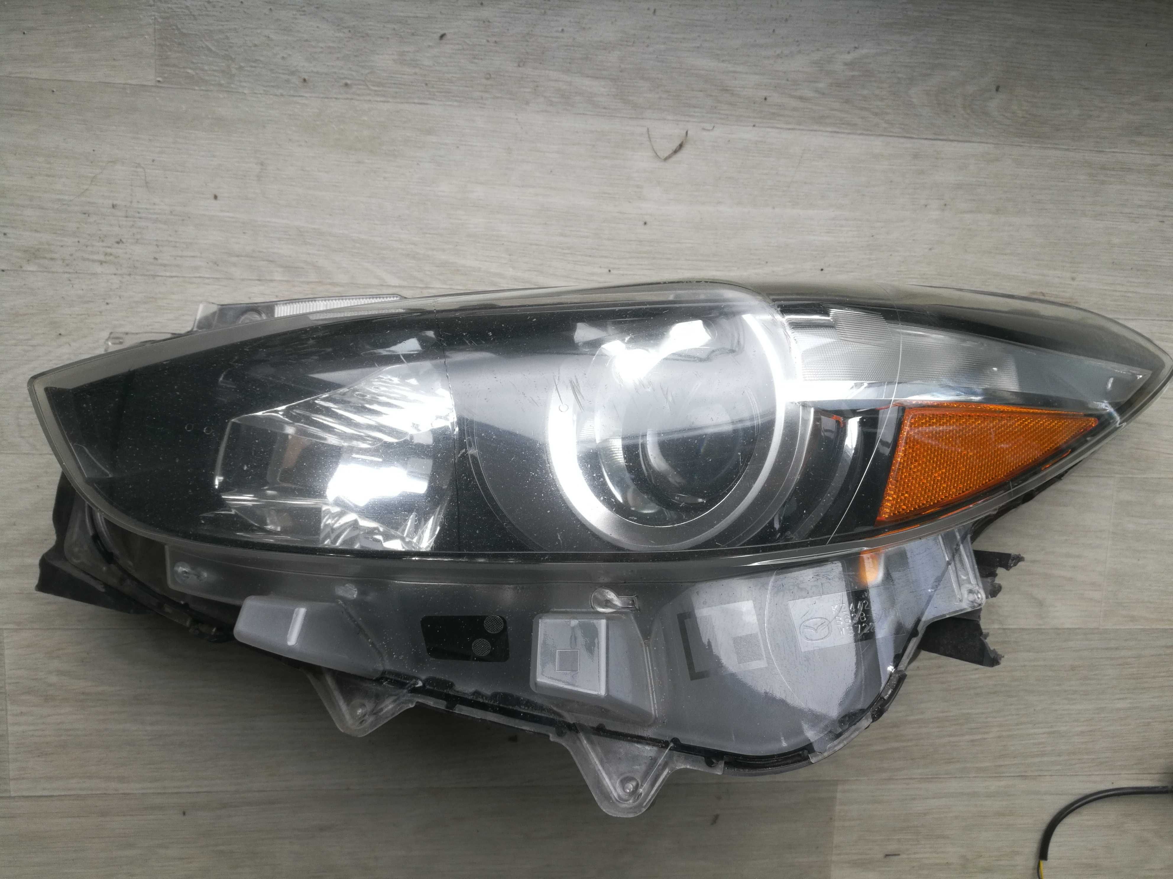 Lampa lewa Mazda 3 lift