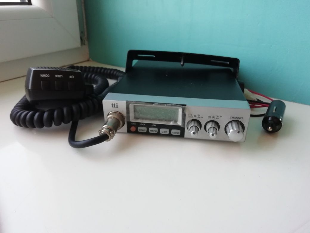 CB radio TTI model TCB-770 + antena gratis