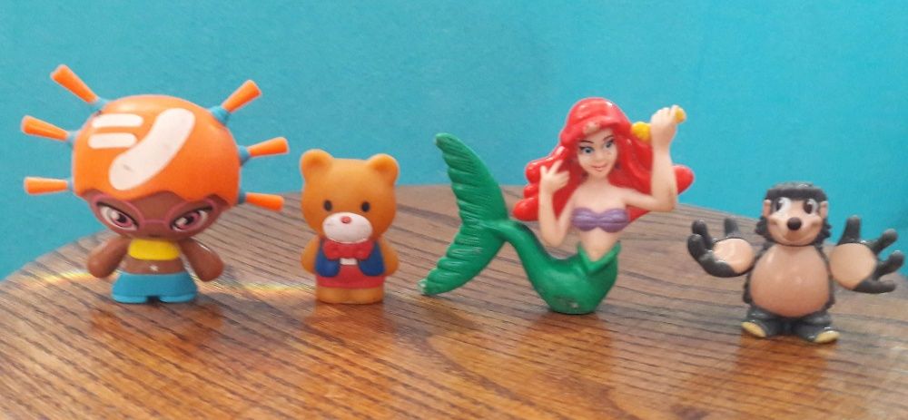 Bonecos McDonald´s e outros