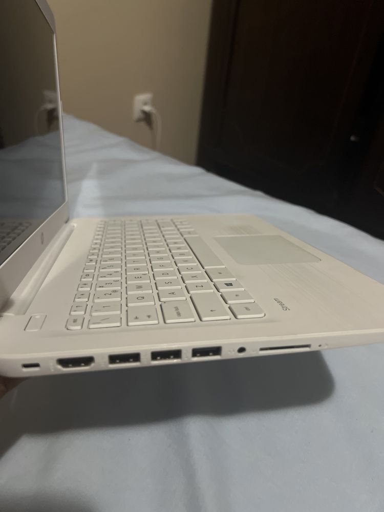 Pc/computador portatil hp branco