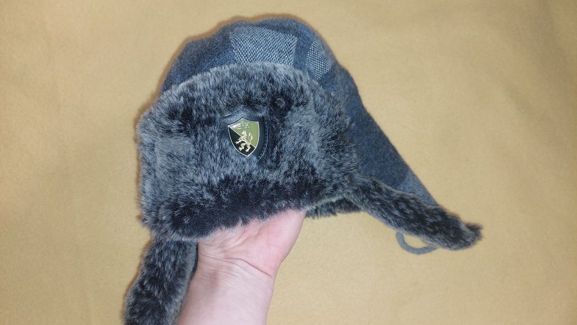 Зимняя шапка с "ушками" на 6-9 лет на меху