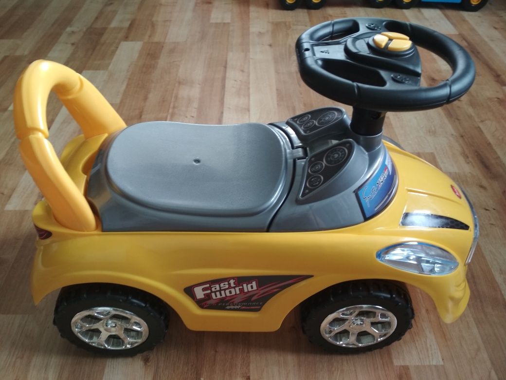 Jeździk mercedes