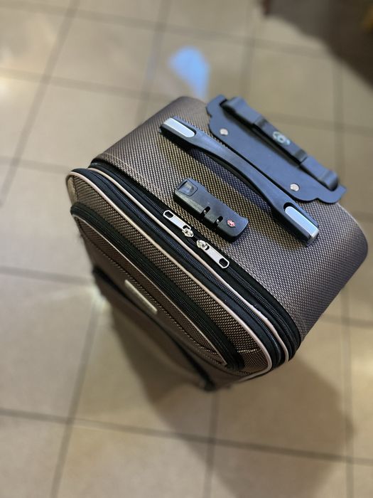 Дорожня сумка дуже хороша як нова