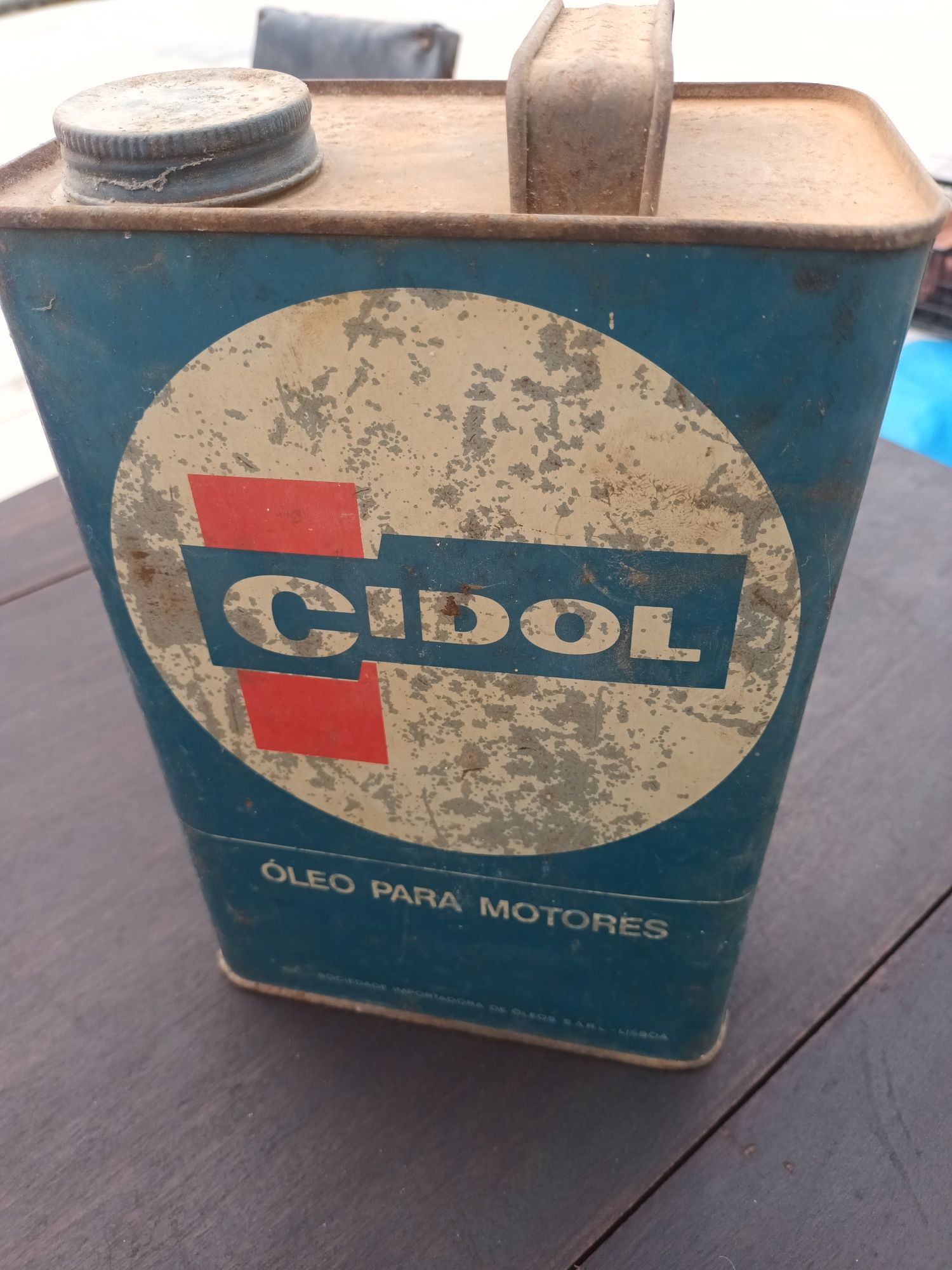 Lata antiga para coleccionadores