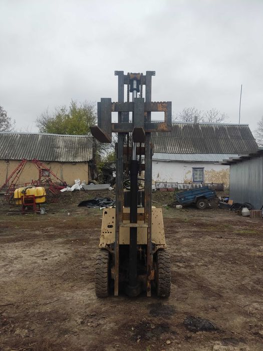 Навантажувач Погрузчик Кара Блаканкар