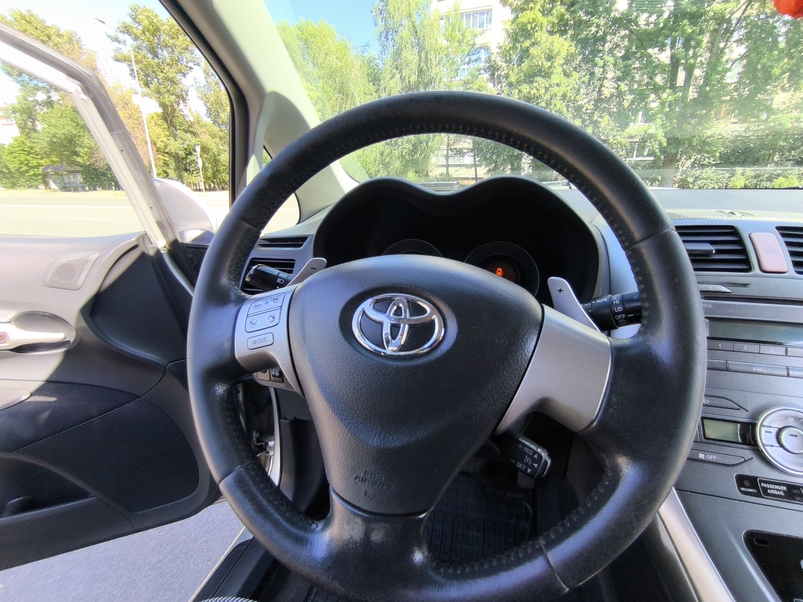 Продам свою Toyota Auris 2007 в отличном состоянии