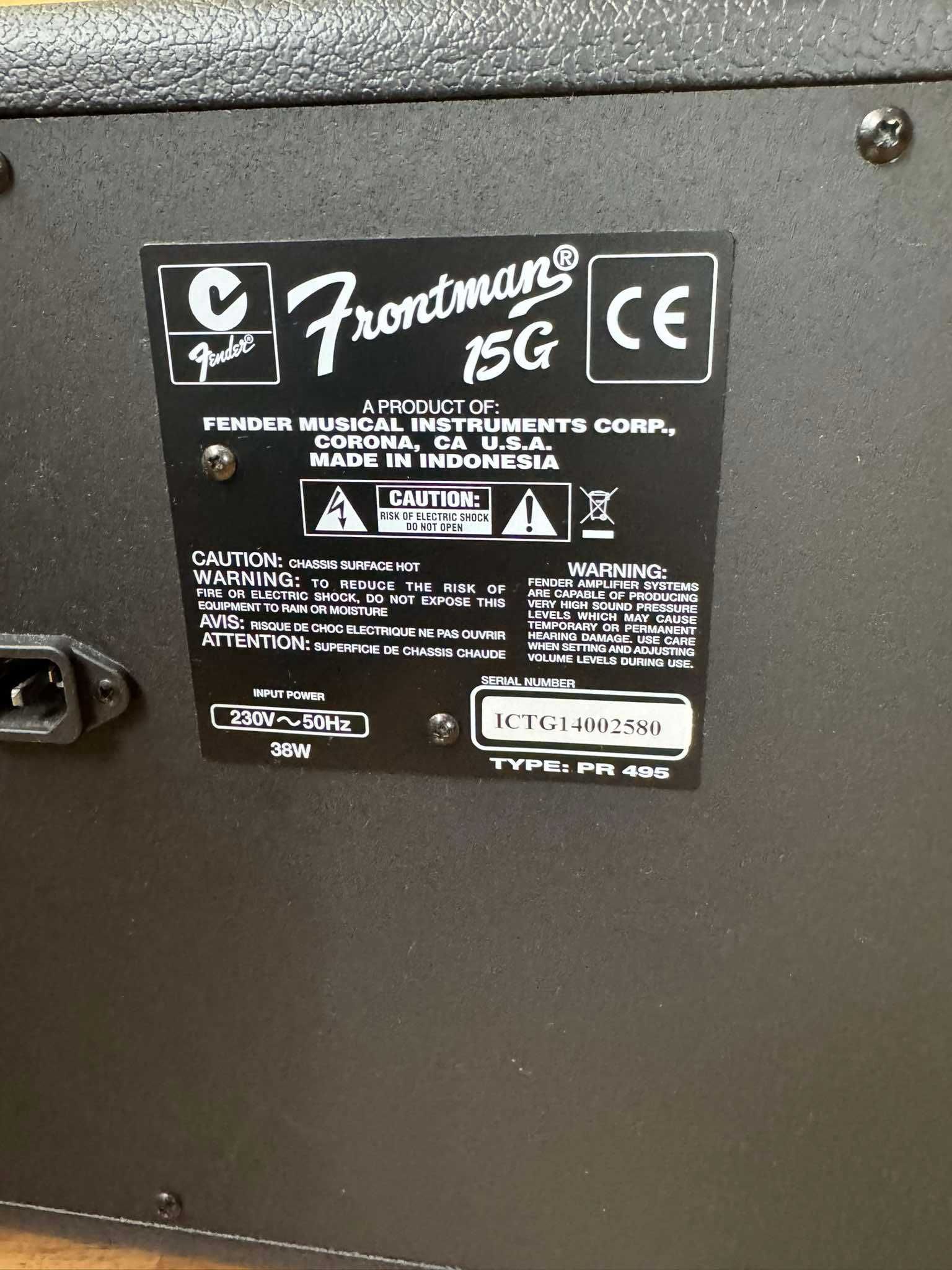 Wzmacniacz Combo FENDER FRONTMAN 15 G 38 W