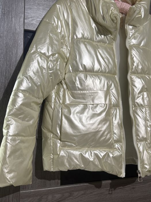 Курточка жіноча біла