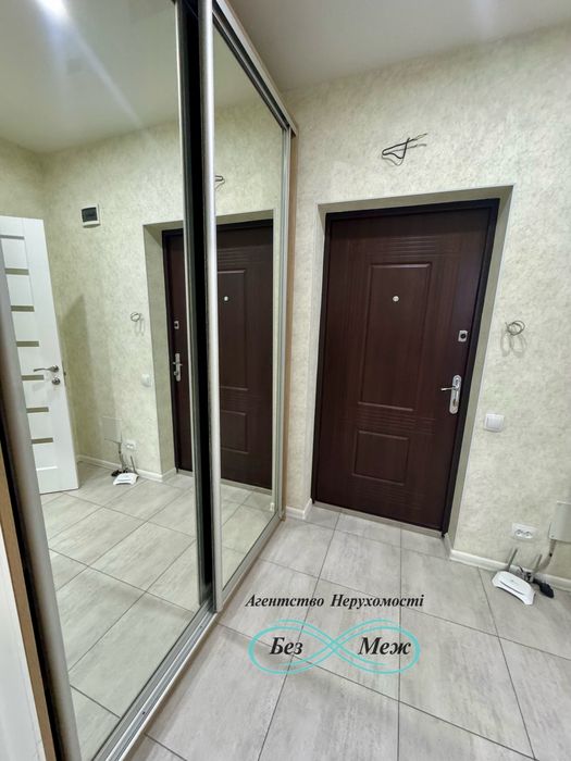 Квартира з новим ремонтом 43кв м Софія Резиденс