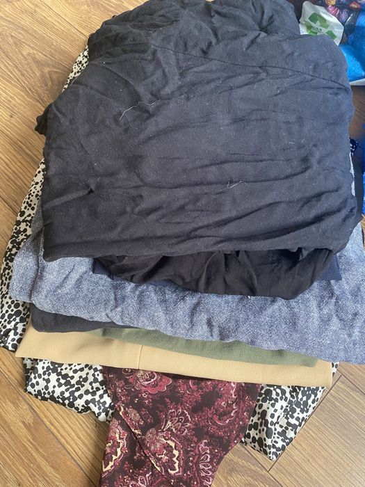 Mix paka ubrań (różne rozmiary od XS do XXL)