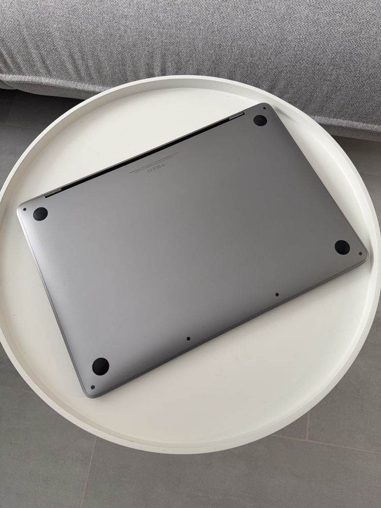 MacBook Pro 2019 13 i5 / 8GB /512 GB/ Touch Bar / 93% АКБ