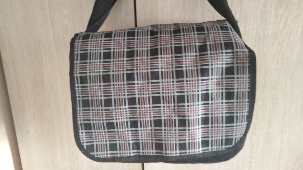 Torba na ramię, może być na laptopa