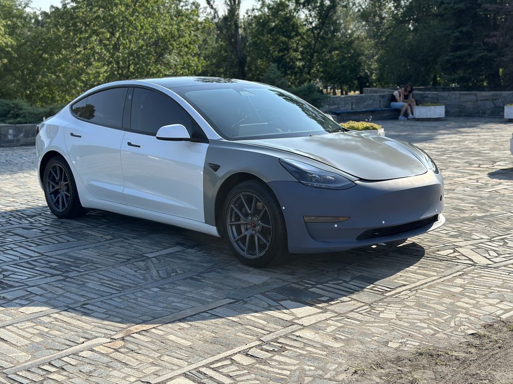 Tesla Model3 2021 года