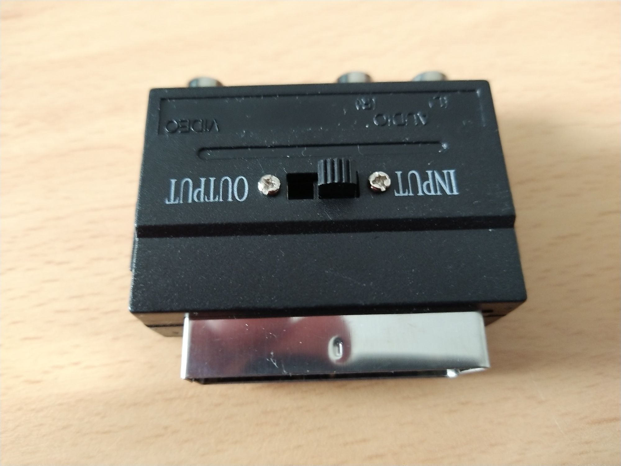 Adaptador SCART para SCART e SCART para áudio