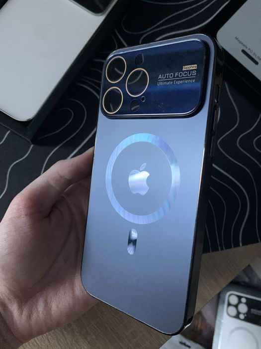 Чохли для iphone різні