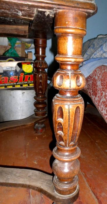 Антикварний дубовий стіл Терміново