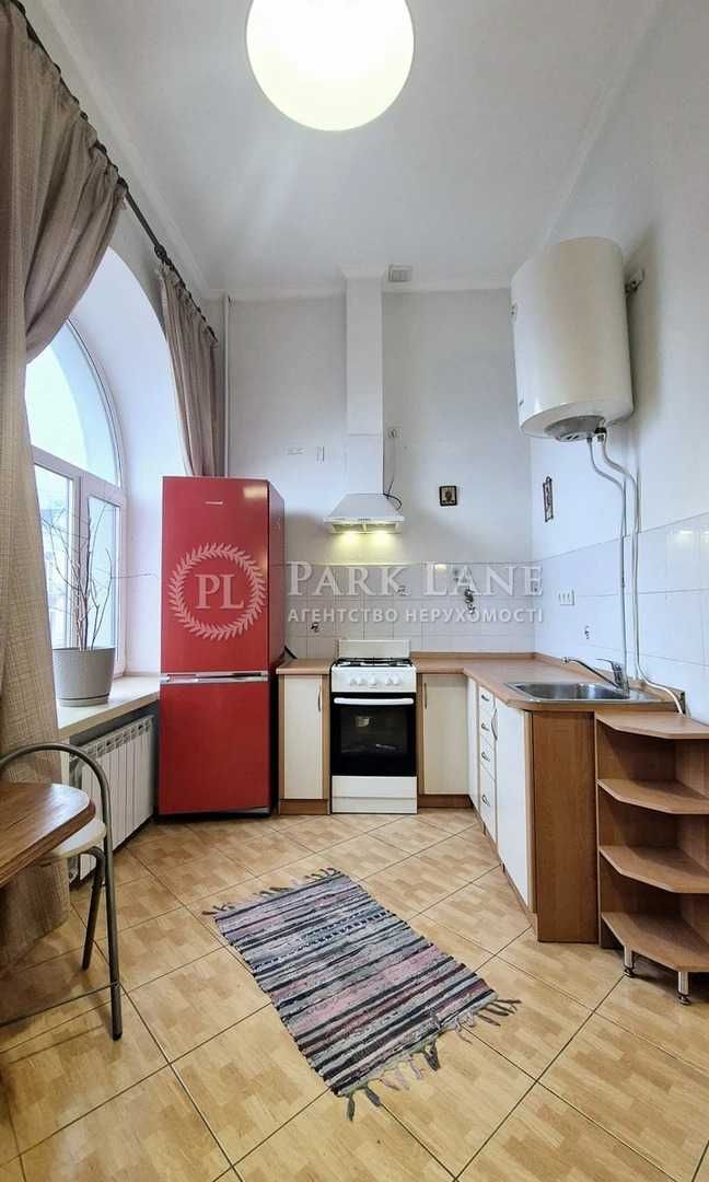Продаж 1к квартири на Андріївському узвозі Київ центр історичний Поділ
