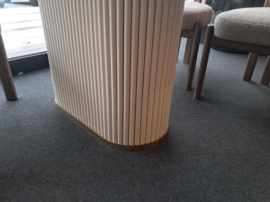 Stół 140x80 z blatem ze spieku kwarcowego