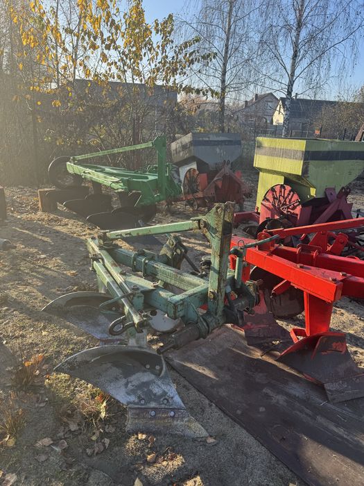 Плуги 2 по 25, і 3 по 30 на високих стойках