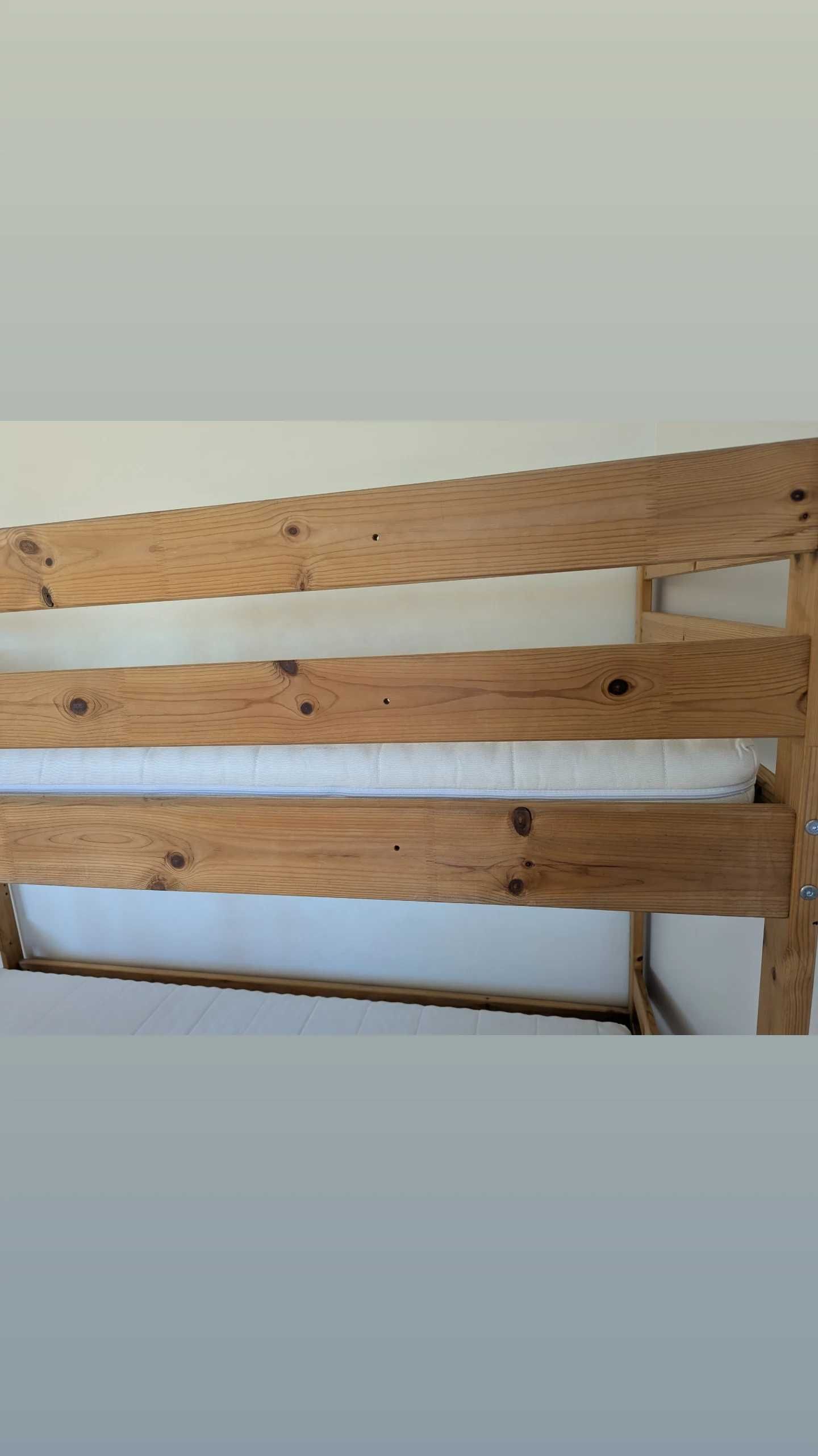 Cama Beliche IKEA MYDAL + 2 colchões IKEA