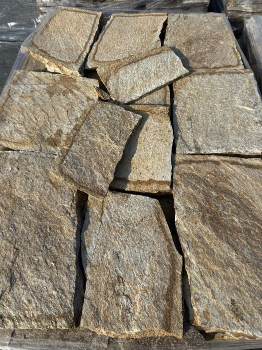 Природній Камінь облицювальний (Gneiss) ОПТ та в РОЗДРІБ.